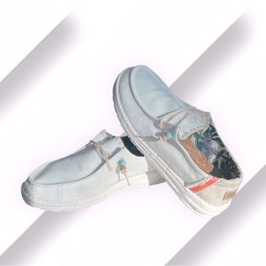 Hey dude women's Wendy size 8 Natural salt